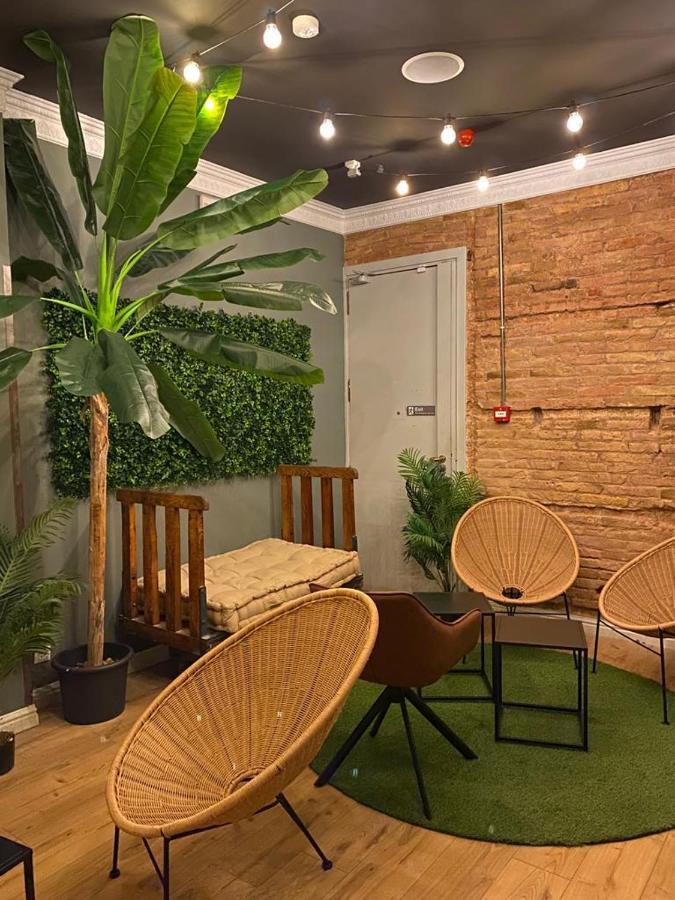 Black Swan Hostel Barcelona Eksteriør billede