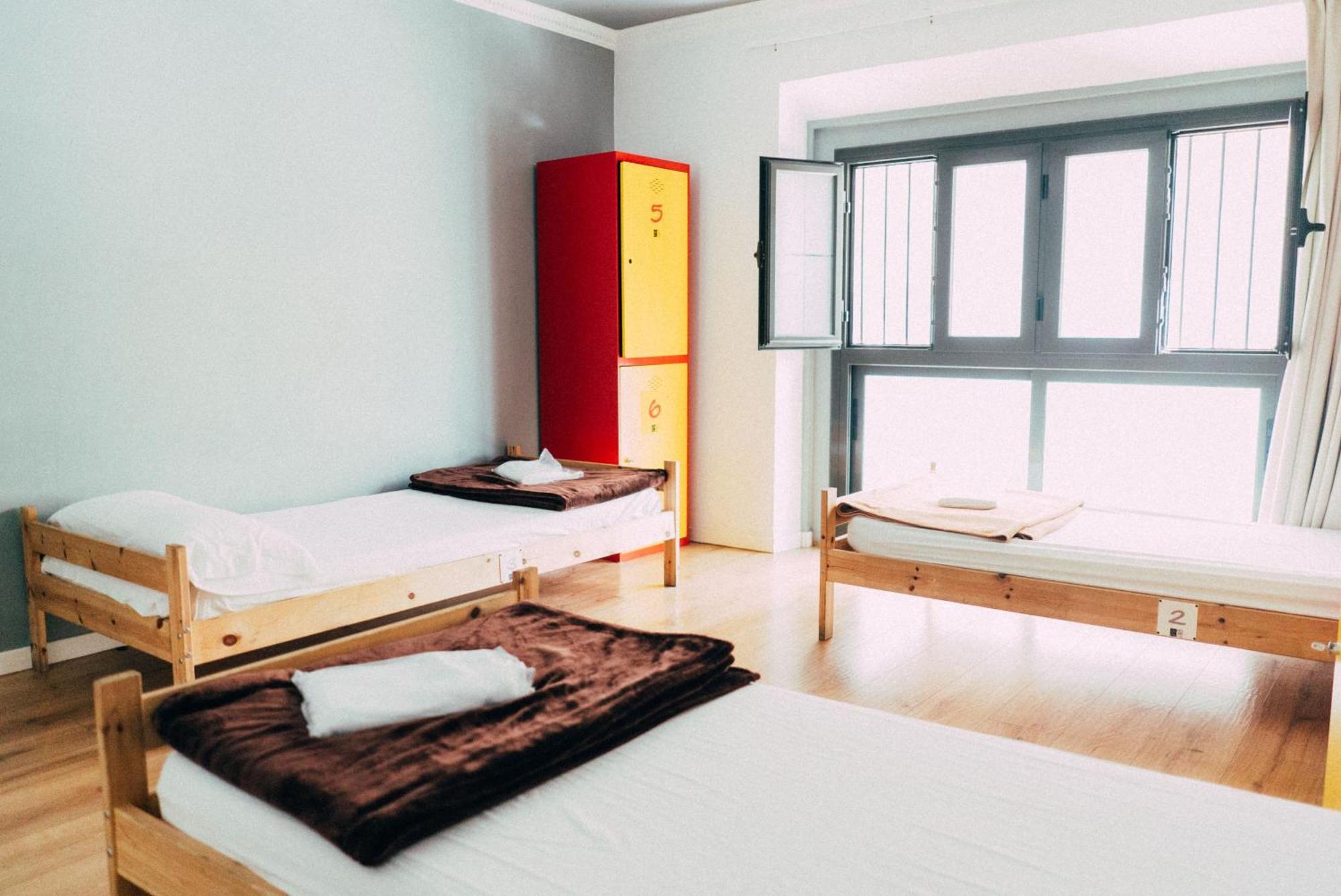 Black Swan Hostel Barcelona Eksteriør billede