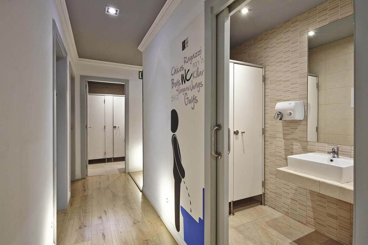 Black Swan Hostel Barcelona Eksteriør billede
